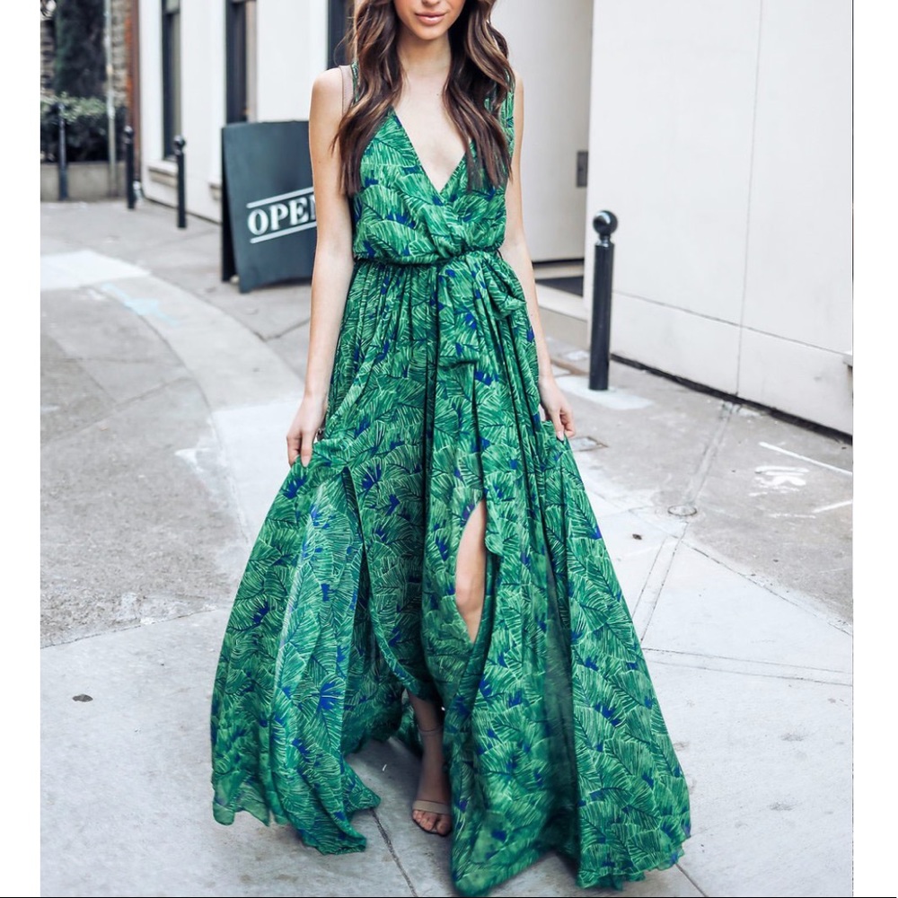 LAST 1!!✨HP✨Emerald green floor length maxi - Picture 1 of 8